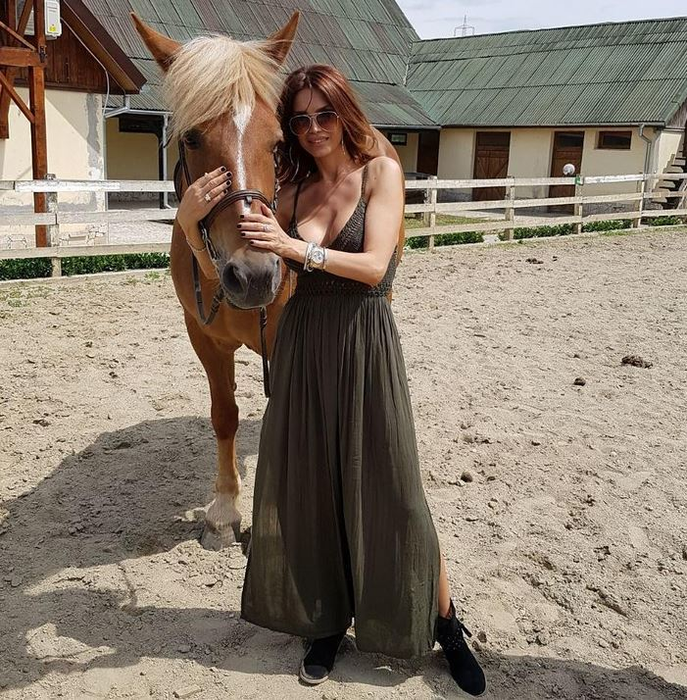 CRISTINA SPATAR, mărturisiri în direct la un an de la divorţ: „Ar fi trebuit să mă trezesc mai repede, să nu mai fiu aşa tolerantă“