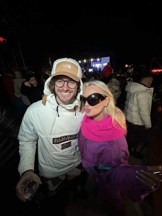 Cum arată milionarul care i-a sucit mințile sexoasei artiste?! El este noul iubit al Alexandrei Stan!