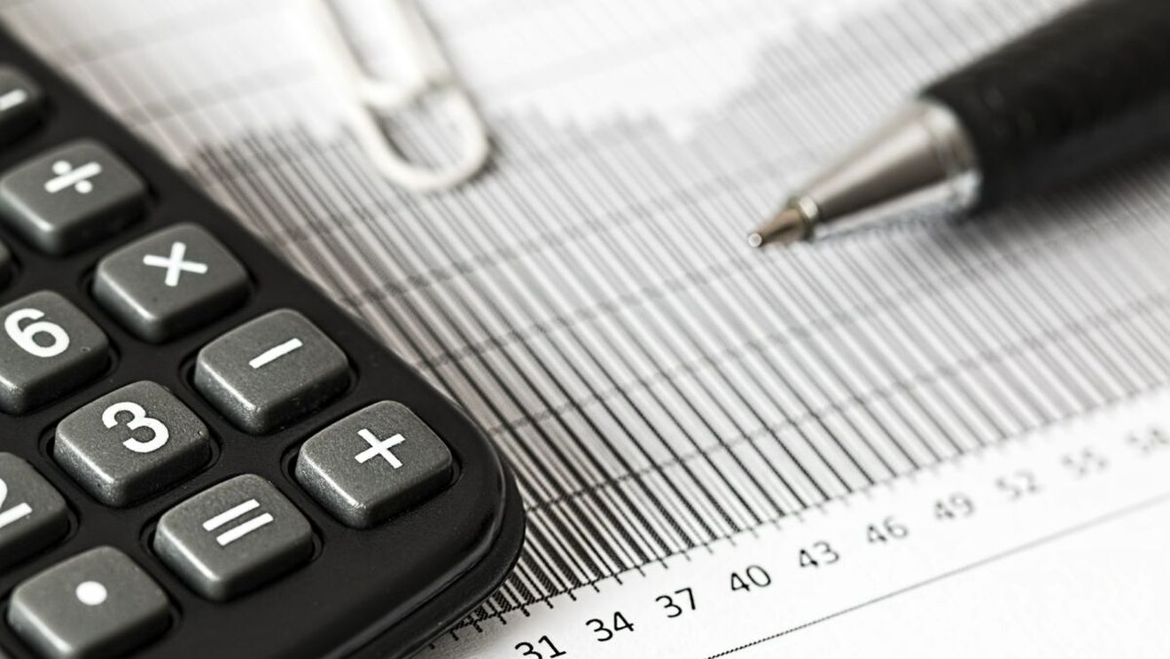 S-a modificat Codul Fiscal! Taxele și impozitele vor fi mai mari de la 1 august 2022