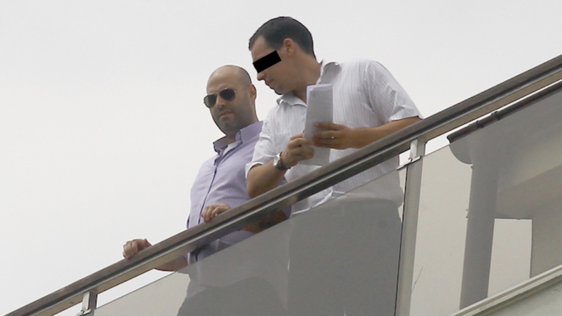 Perchezitii cu mascatii la firmele fostului iubit al Ginei Pistol! E acuzat ca ar fi prejudiciat statul cu zeci de milioane de euro!