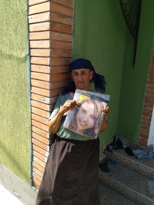 Bunica Denisei Manelista, Ana (Sursă foto: wowbiz.ro)