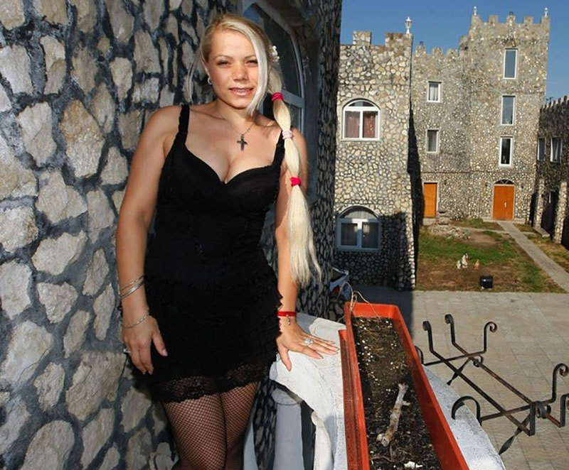 Mariana Calfa este de profesie pictoriţă