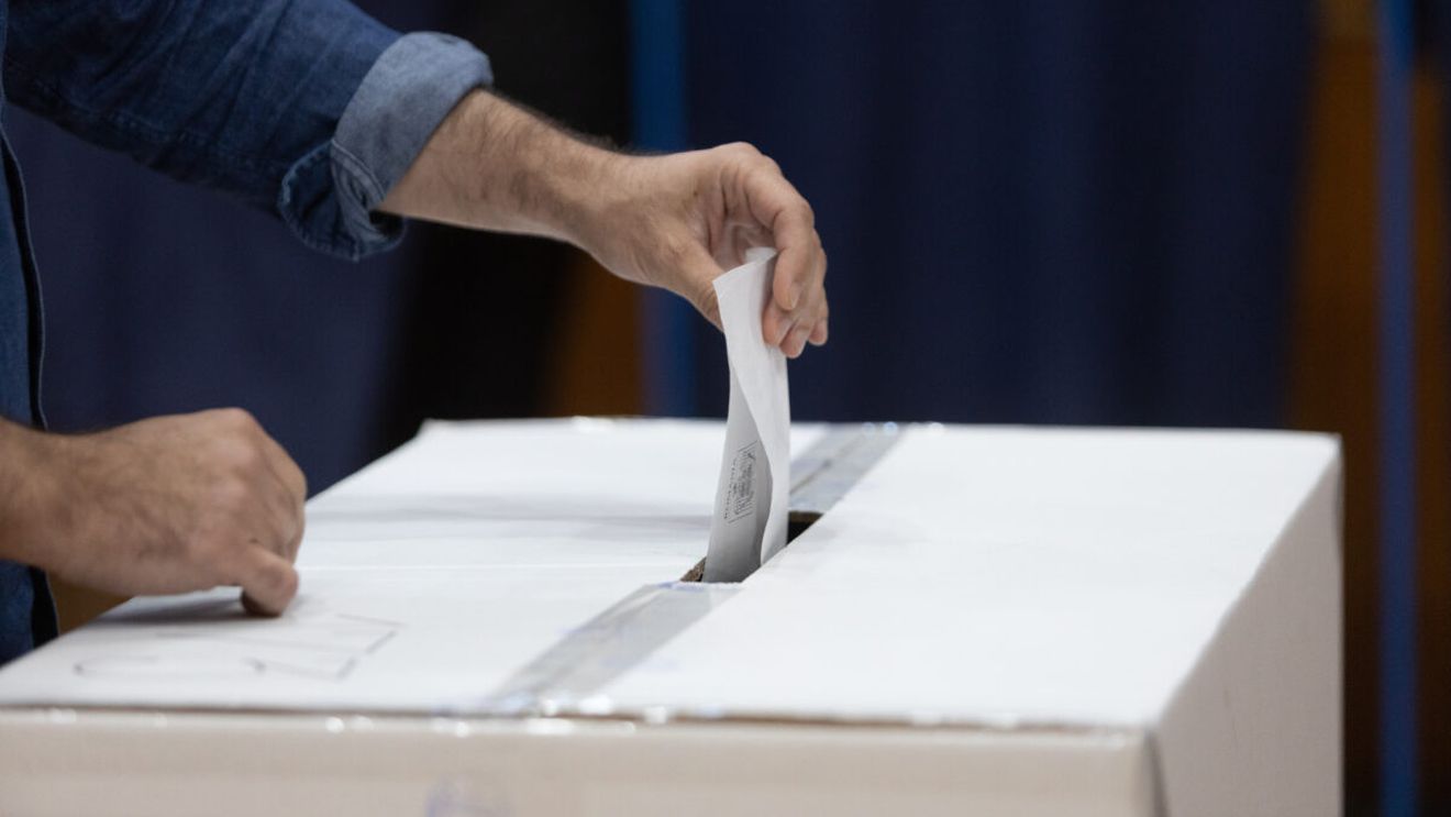 Ce rol are președintele României, de fapt. Ce atribuții i s-au desemnat în numele poporului român