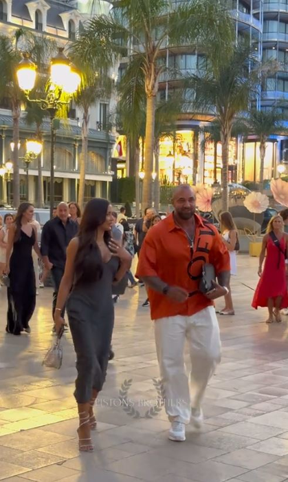 Alex Bodi a rupt norma la Monaco! Imagini virale cu noua iubită și bolidul Ferrari