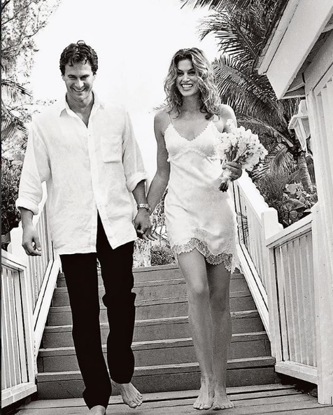 Cindy Crawford și soțul ei au sărbătorit 20 de ani de căsnicie! Imagini emoționante
