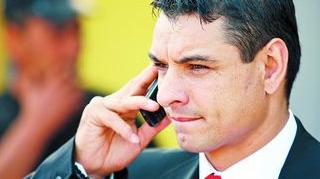 Si-a schimbat numarul ca sa nu vorbeasca de divort