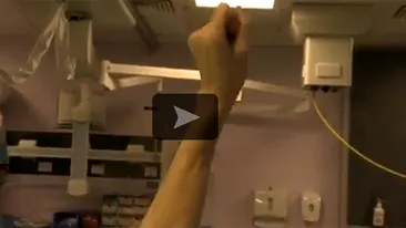 Reusita milenara a medicilor! Au filmat momentul in care au reusit sa vindece o batrana de Parkinson! Imaginile sunt INCREDIBILE
