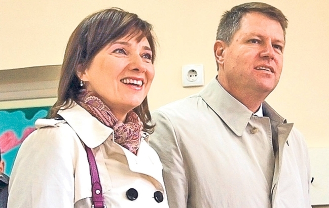 Cum a apărut Carmen Iohannis la ceremonia de înmormântare a Regelui Mihai I. A fost de nerecunoscut!
