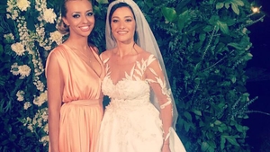 CLAUDIA ex-Sexy, nuntă ca în poveşti! Cum arată cântăreaţa în rochie de mireasă, alături de soţul ei, GABI BĂDĂLĂU