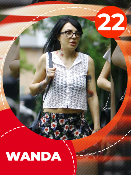 TOP 40 vedete care au lăsat la vedere ce au mai de preţ! Antonia, Loredana sau Tania Budi, sus bluziţa şi… abdomenul la control!