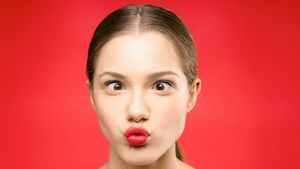 Iluzia creată de creier: de ce nu observi nasul, deși îl vezi în fiecare secundă