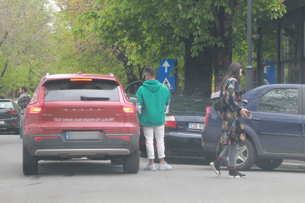 Am fotografiat-o chiar de ziua ei de naștere! Antonia și Alex Velea, probleme în paradis?