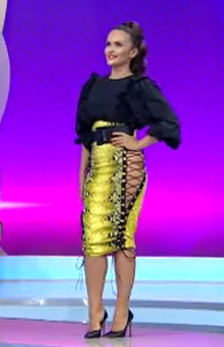 Cristina Șișcanu a apărut fără chiloți la Bravo, ai stil! Celebrities! Reacție șoc: “Îl faci de râs pe soțul tău”