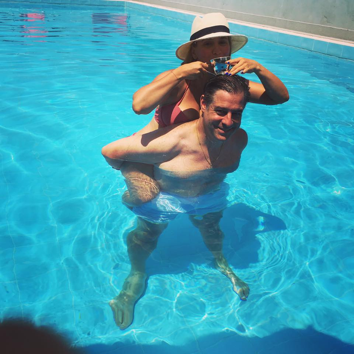 La 45 de ani, Andreea Esca e seducătoare într-un costum de baie din două piese: „Ce poză minunată”