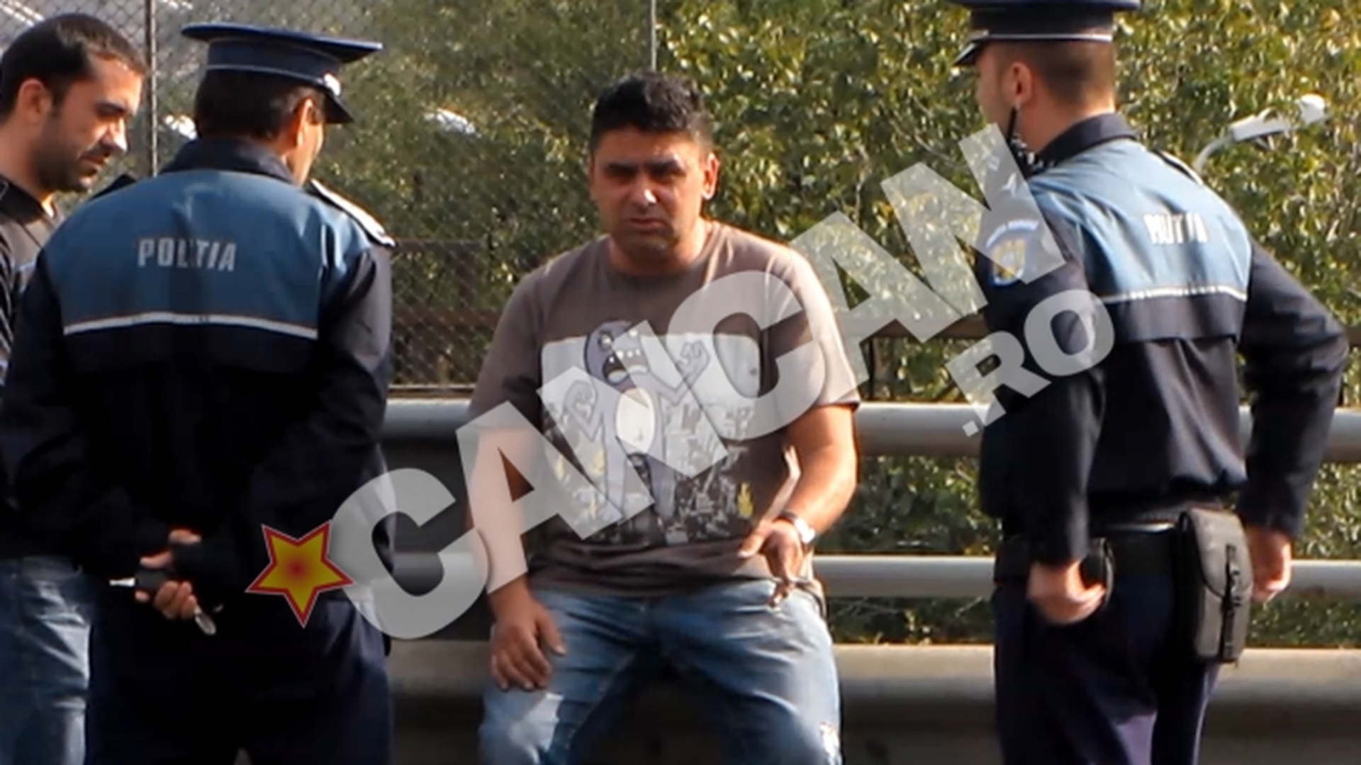 VIDEO El e eroul zilei! Taximetristul care a salvat bebelusul e in stare de soc! A stat minute bune sprijinit de balustrada si ii tremurau picioarele!