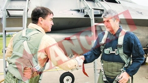 Ce a patit deputatul Gabriel Oprea dupa ce a zburat cu F-16