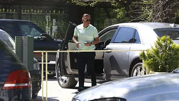 Antrenorul lui Gigi Becali ţine la ”etichetă”. Reghe, cu ceas de 55.000 € şi Rolls personalizat la ziua unui fost consilier prezidenţial!