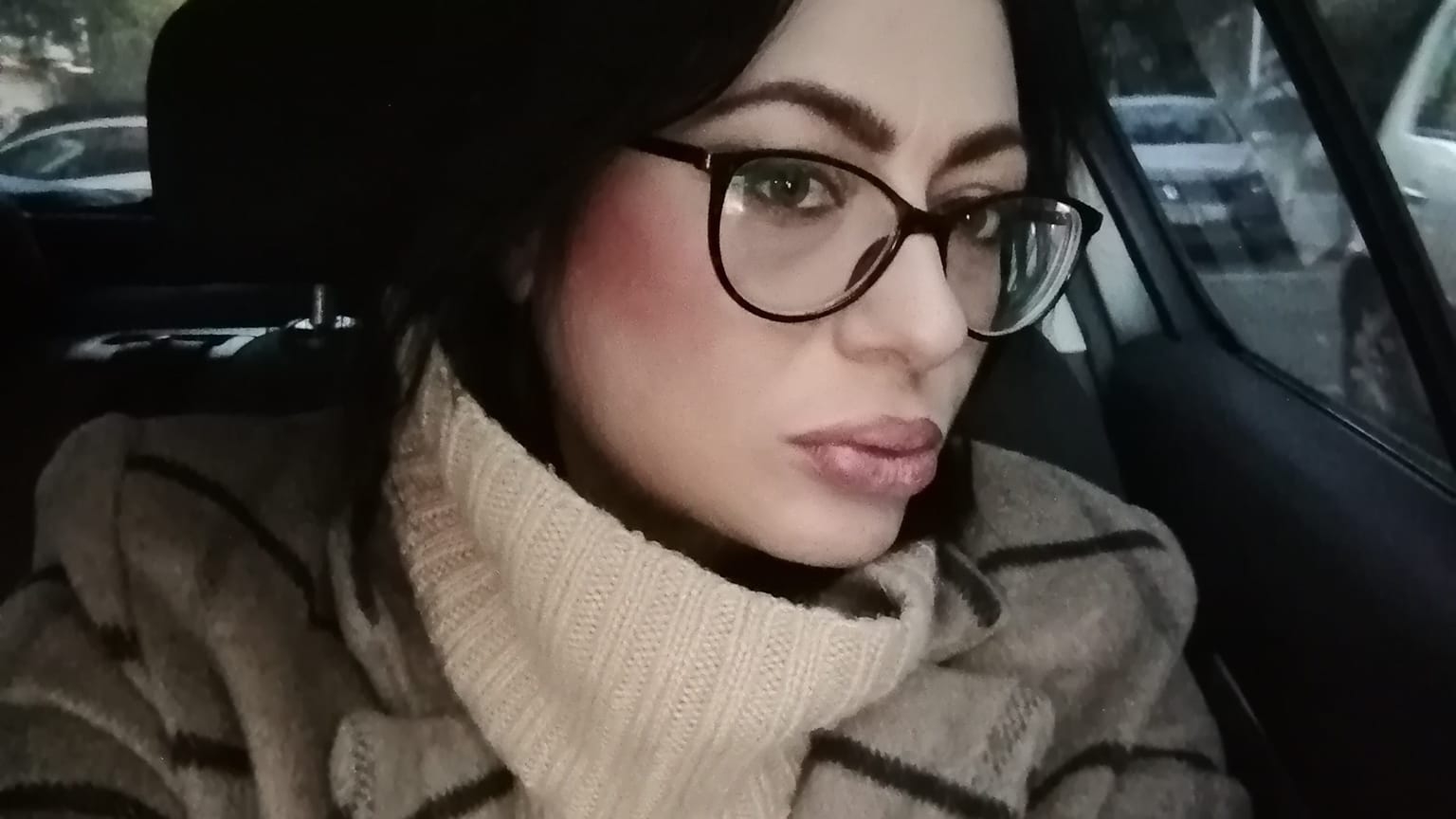 Actrița Ioana Popescu își va lansa un nou roman,”Poveste din Pipera”: „Este despre o dragoste interzisă dintre doi machedoni și o mondenă”