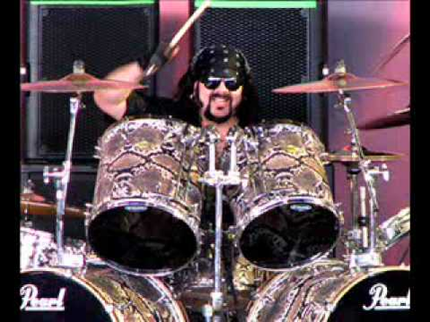 Tragedie în muzică. Vinnie Paul, fostul baterist al trupei Pantera, a murit la 54 de ani!