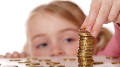 Cresc alocațiile în România. Proiectul de lege a fost promulgat prin decret prezidențial