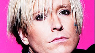 A incercat sa profite de Cheeky Girls!