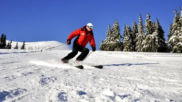 Liber la schi in weekend! Afla pe ce partii din tara zapada va fi de jumatate de metru