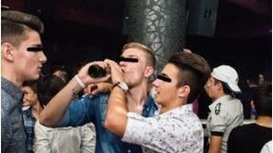 Au renunţat la dezmăţul cu alcool şi au trecut la ”Proba bananei”! Profesorii s-au inflamat
