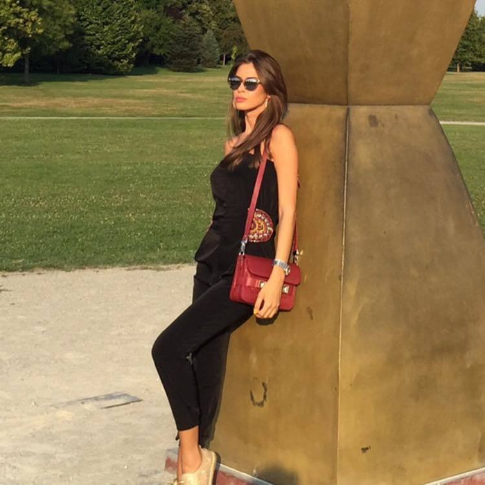 Cristina de la ”Bravo, ai stil!” a pocnit-o rău pe o… ”glumeaţă” ruptă de beată! CANCAN.ro a intrat în posesia unei filmări uluitoare făcute sâmbătă, la LOFT Predeal