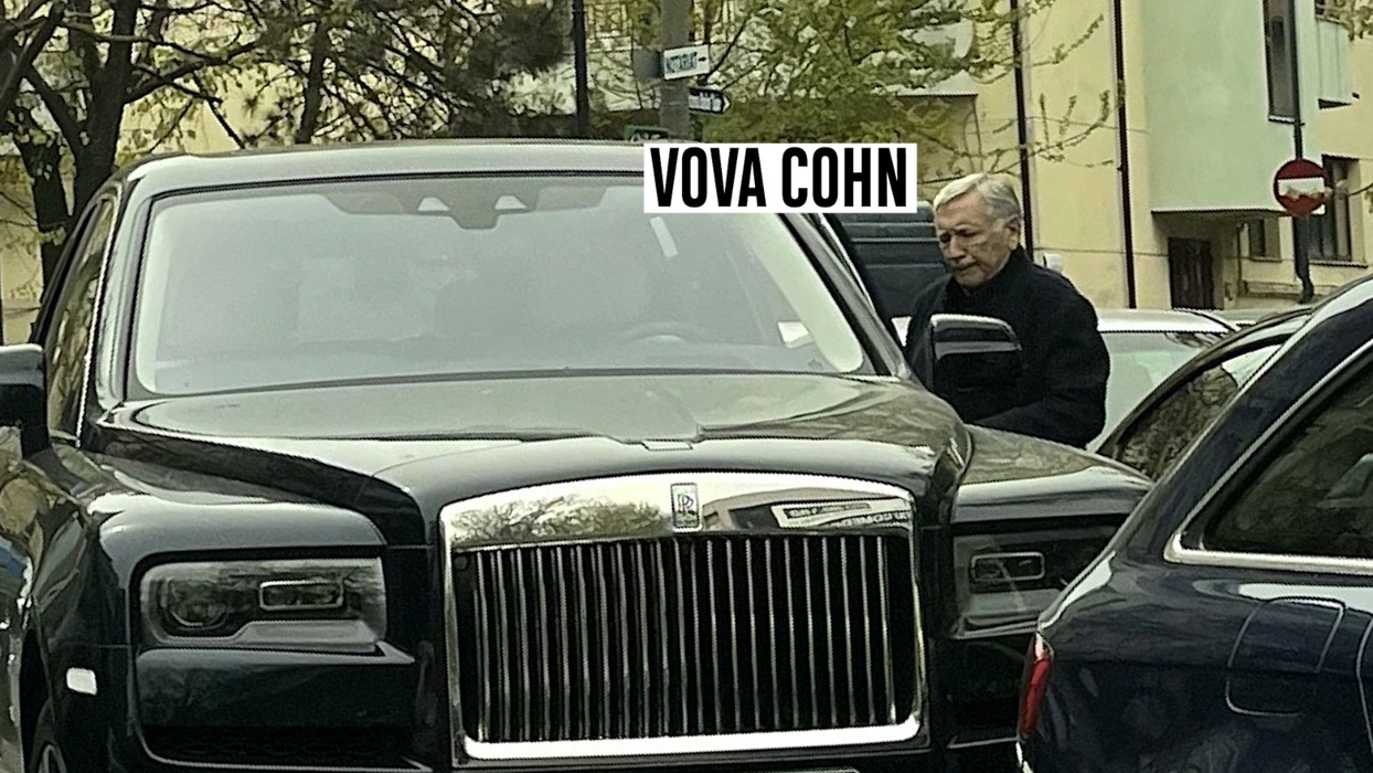 Milionarul Vova Cohn a apărut cu un Rolls Royce Cullinan țiplă în Piața Floreasca