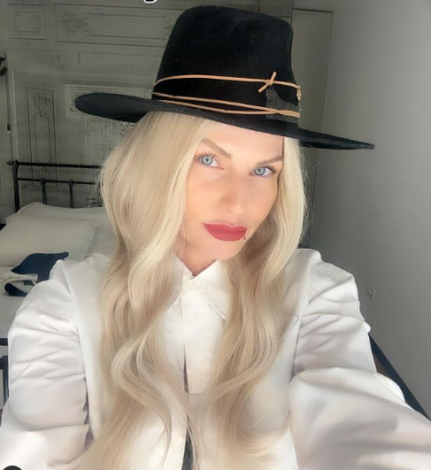 Oana Mareș și-a deschis brutărie în Capitală! Câți lei costă ”pâinea lui Dumnezeu”: ”Ne-am dorit o afacere de familie”