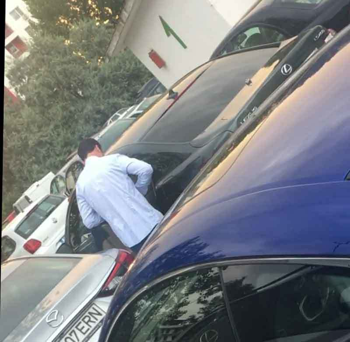 Primarul Sectorului 3 se încheie la nasturi