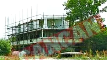 Stolo, ce casa ti-ai tras pe plaja!