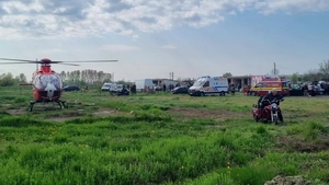 Accident grav în Călărași! Un șofer a încurcat accelerația cu frâna și a intrat într-un grup de persoane
