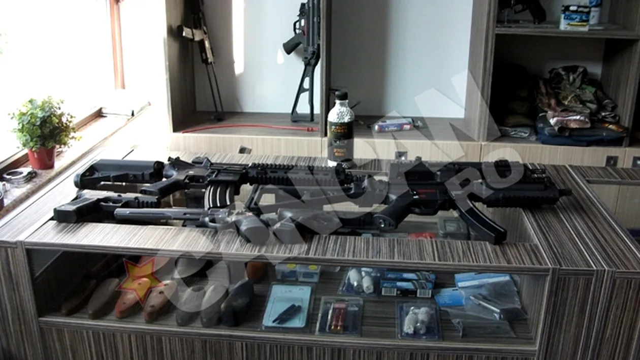 Armele airsoft, tot mai cautate. Romanii se inarmeaza cu pusti si pistoale de jucarie