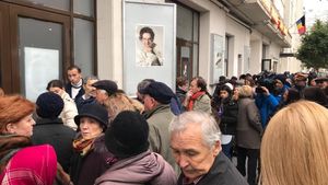 Colegii şi prietenii au venit să-şi ia rămas bun de la Stela Popescu! CANCAN.ro transmite imagini live de la priveghi