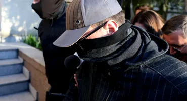 Ce studii are BogPR, de fapt. Tatăl lui Bogdan Peșchir rupe tăcerea: „Nu ai ce să înalți la băiatul ăsta” - Dan Diaconescu DIRECT