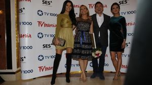 Toţi au fost focusaţi pe Esca, însă Corina Caragea a frânt inimi la un eveniment monden. Cum a fost îmbrăcată e ...