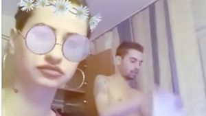 David Puşcaş, fiul adoptiv al Luminiţei Anghel, şi-a făcut iubită! Aflat cu Ada în cameră, tânărul s-a dezbrăcat în faţa webcam-ului şi...