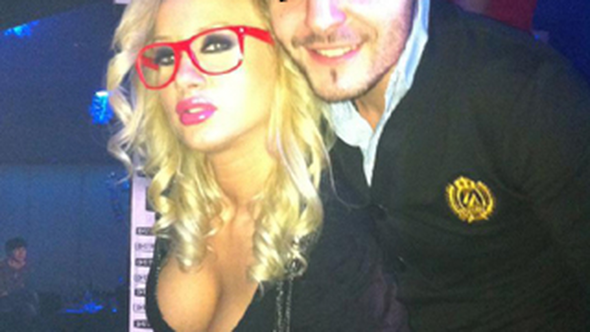 Simona Trasca isi alina tristetea alaturi de un nou pretendent! Vezi in bratele cui se afla blonda