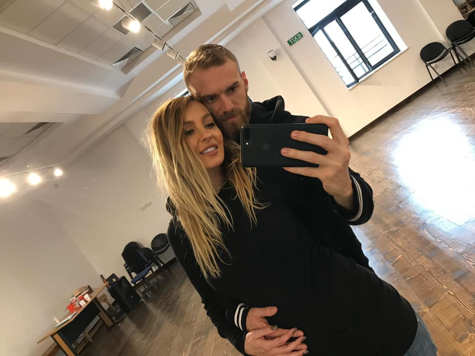 Flavia Mihășan și Marius Moldovan s-au logodit înainte să devină părinți! Prima poză cu inelul primit de asistenta TV