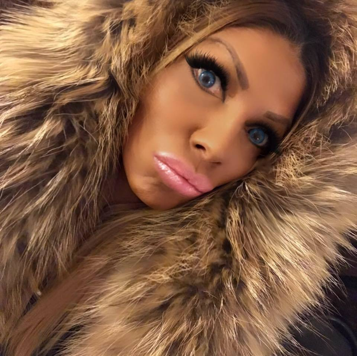 ”Prinţesa Îngheţatei” este adepta unui look super-exotic