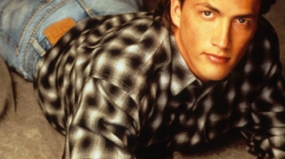 Ti-l mai amintesti pe "Billy" din "Melrose Place"? S-a ales praful de cariera lui dupa ce s-au incheiat filmarile pentru celebrul serial