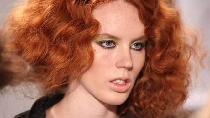 Ce culori de par sunt la moda in sezonul toamna/iarna 2012-2013! Vezi cum poti sa fii in trend!