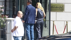 Deputatul ”3 mandate” şi-a creştinat fetiţa. Imagini în premieră cu Victor Ponta & Daciana de la super-botezul din weekend!
