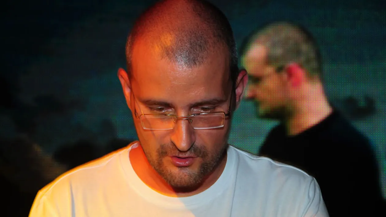 Liderul Suie Paparude a intrat in operatie dupa ce a facut infarct in timpul unui concert. Medicii se lupta sa-i salveze viata