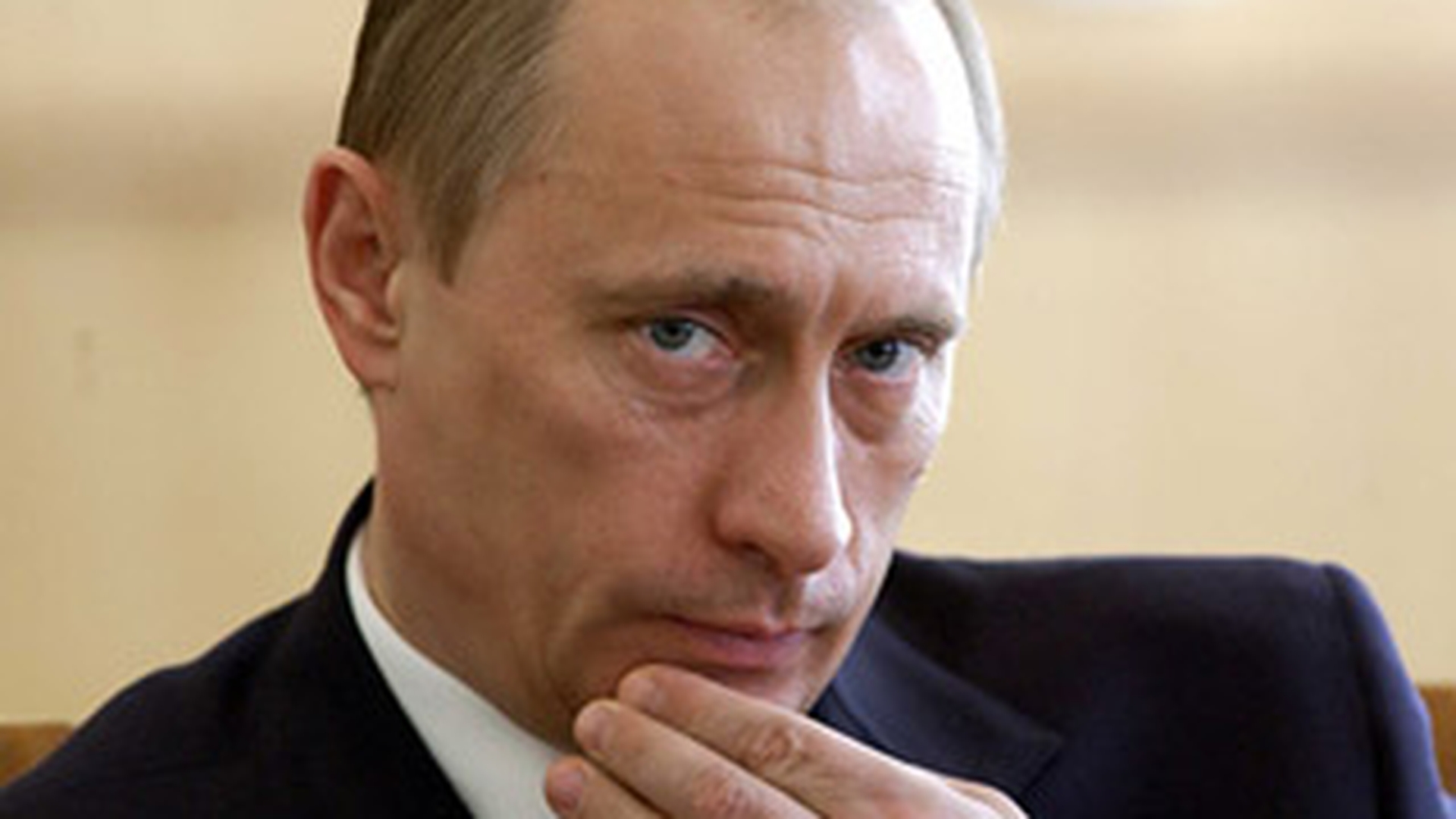 Vladimir Putin premiaza cei mai buni muncitori din Rusia!