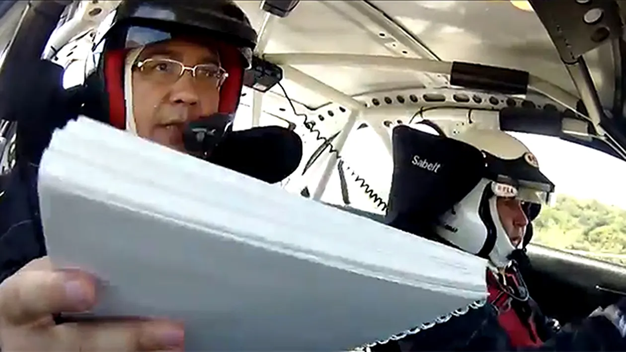 VIDEO Premierul Victor Ponta a facut turul Sibiului intr-o masina de raliu, alaturi de Titi Aur