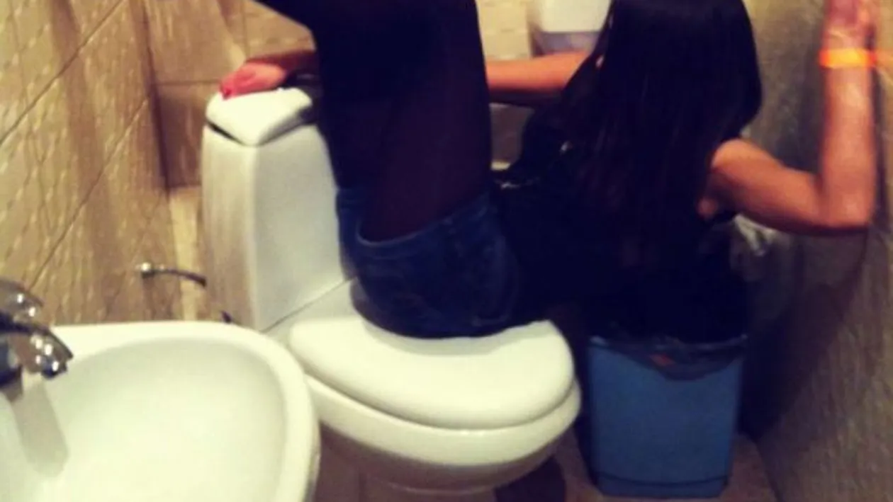 Compilaţia femeilor bete! Dacă prietena ta ar fi aşa, ai mai avea curaj să ieşi cu ea la bar?