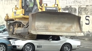 Președintele filipinez a distrus 60 de mașini de lux Lamborghini și Porsche, care au fost băgate ilegal în țară! Autoturismele însumau peste 4 milioane de euro