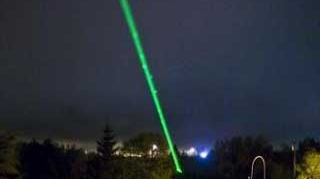Vasele se vor putea proteja de navele piratilor somalezi cu ajutorul tunurilor cu laser orbitor!